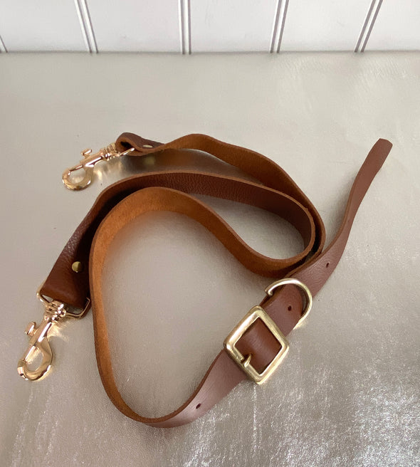 Wide (3.2cm) buckled leather strap in tan brown