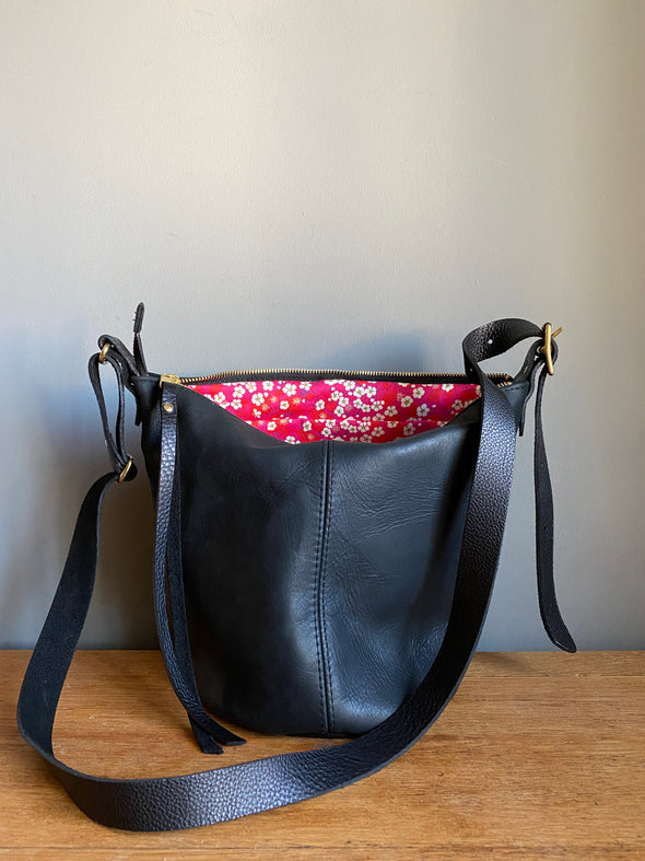 Black leather Mini Clarissa bucket bag