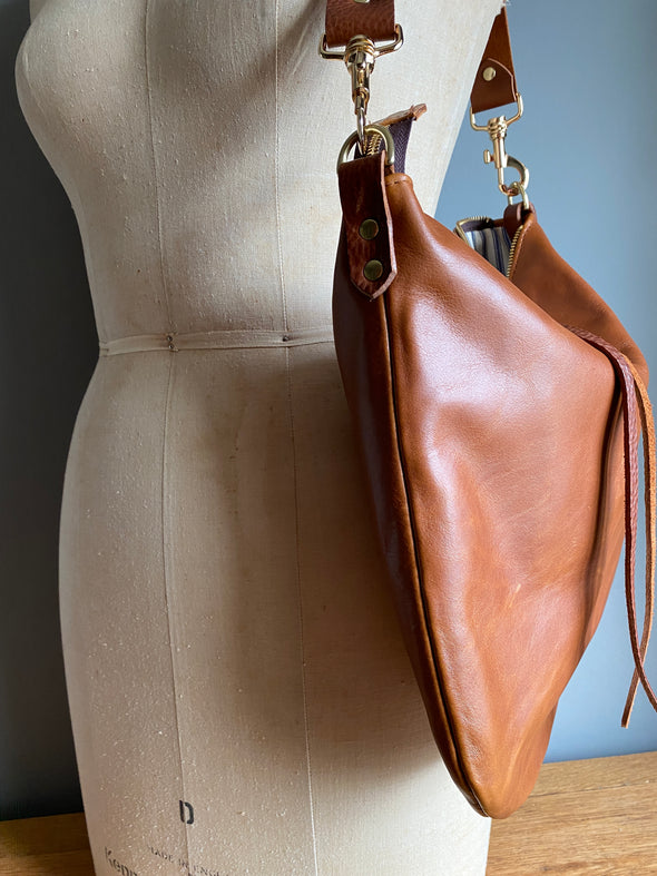 Brown leather messenger bag - Dumpling bag - tan brown crossbody or shoulder bag