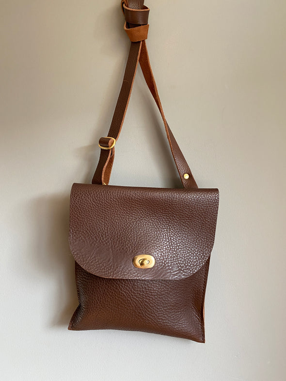 Farthing crossbody bag in dark brown, brown leather bag