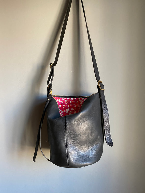 Black leather Mini Clarissa bucket bag