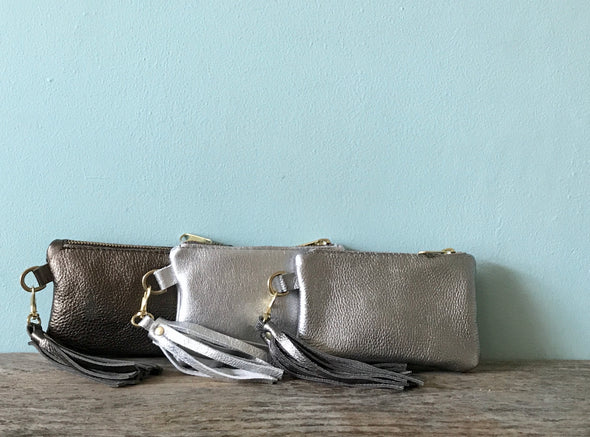 Small metallic leather coin Shrimp purse in silver/gold