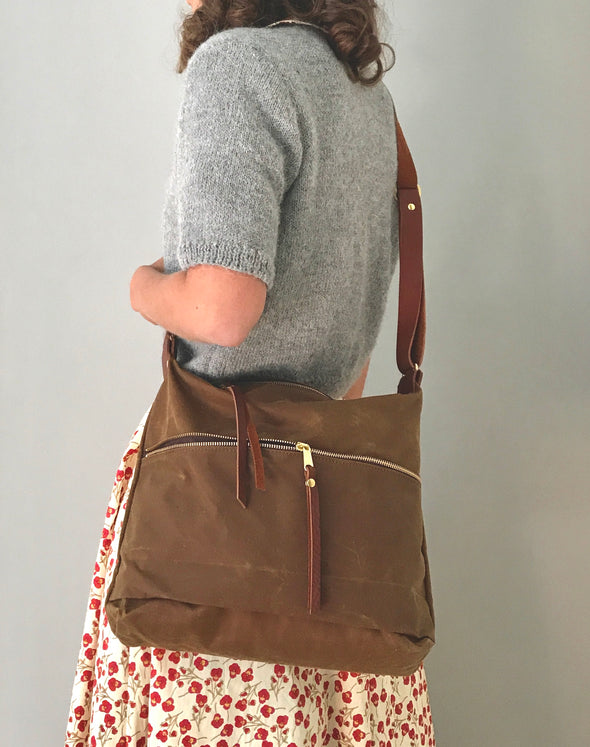 Expedition bag - waxed canvas crossbody bag in antique brown