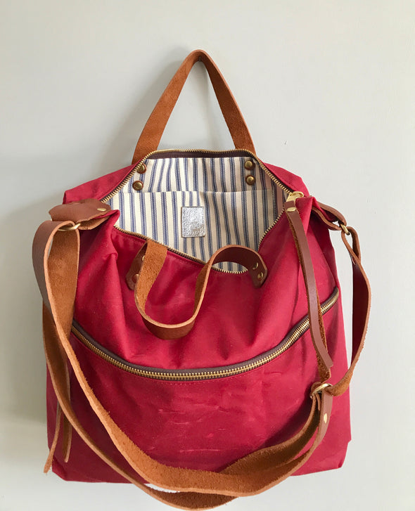 Expedition bag - waxed canvas crossbody bag in red