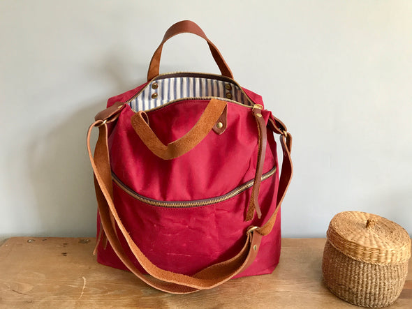 Expedition bag - waxed canvas crossbody bag in red